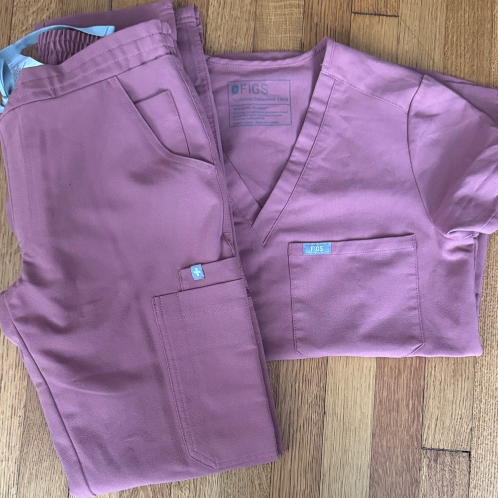 Figs Catarina - One-Pocket Scrub Top Mauve Yola™ - Skinny Scrub Pants